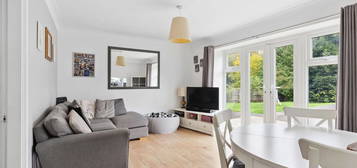 Flat for sale in The Crescent, Belmont SM2