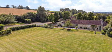 6 bed detached house for sale