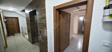 Cadde Üstü 60m2(daireye özel)Teraslı 2+1 Daire