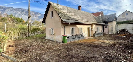 Sanierungsbedürftiges Haus in Idealer und sonniger Lage