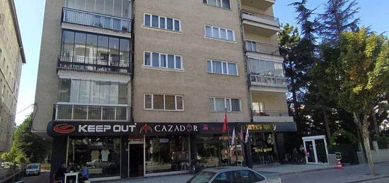 KRALIK DARE...stasyon caddesi Kaymakamlk evi yannda kiralk 3+1 daire