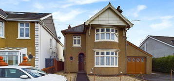 4 bed detached house for sale