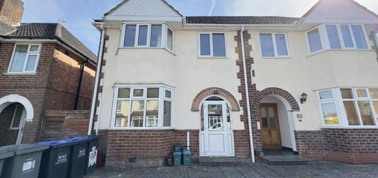 5 bedroom detached house