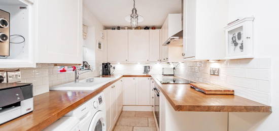 Flat to rent in Kelvin Road, London N5