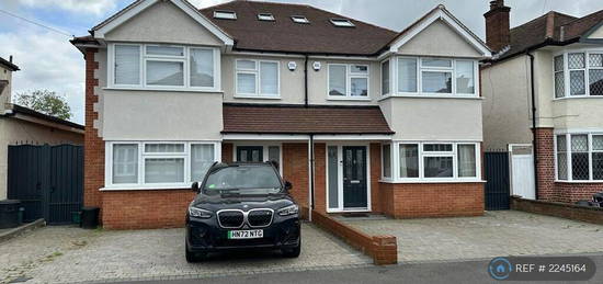 5 bedroom semi-detached house