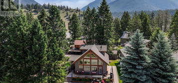 7334 REVELSTOKE Drive, Radium Hot Springs, British Columbia