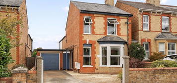 3 bed detached house for sale