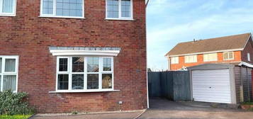 3 bedroom semi-detached house to rent