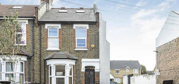 4 bed end terrace house for sale