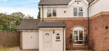 3 bed semi-detached house to rent