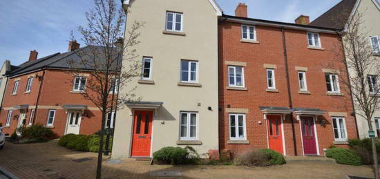 4 bedroom terraced house