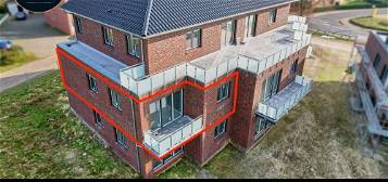 Residieren oder Investieren - auf jeden Fall Profitieren (4): Neubau-Obergeschosswohnung mit Balkon