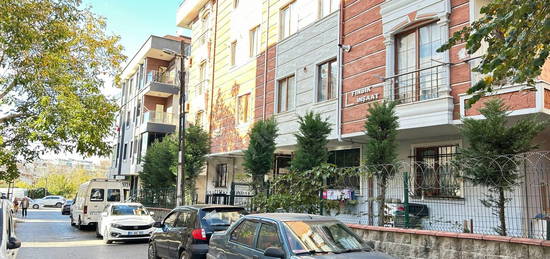 Sancaktepe yenidoğan da oturuma hazır kiralık 1+1 ara kat daire