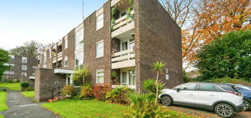 2 bedroom ground floor flat for sale