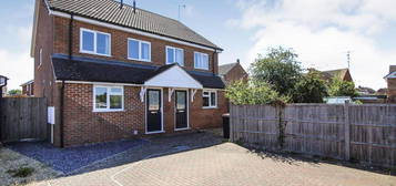 2 bedroom semi-detached house to rent