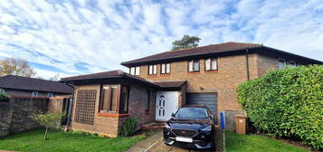 End terrace house to rent in Worlds End Hill, Bracknell, Berkshire RG12