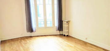 Studio  à louer, 1 pièce, 28 m², Étage 6/8