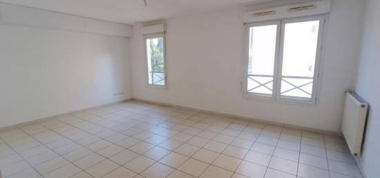 Appartement  à vendre, 3 pièces, 2 chambres, 74 m²