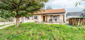 Maison de plain-pied  à vendre, 4 pièces, 3 chambres, 92 m²