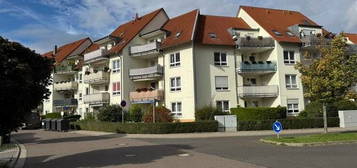 Bezugsfreie, renovierte 3- Zimmerwohnung mit ebenerdiger Terrasse und Tiefgaragenstellplatz