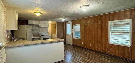 602 Prairie St TRAILER 11, Highlands, TX 77562