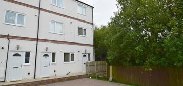 1 bedroom ground floor flat to rent