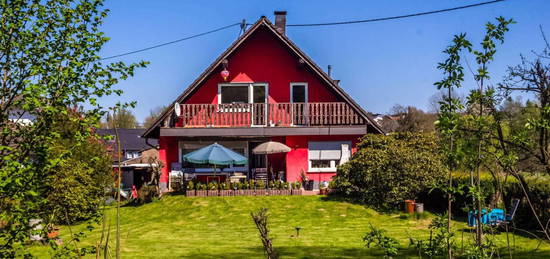 Schöne 3-Zimmer-Dachgeschosswohnung mit Balkon in Hennef (Sieg)