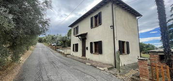 Casa indipendente in vendita in via degli Eroi, 15