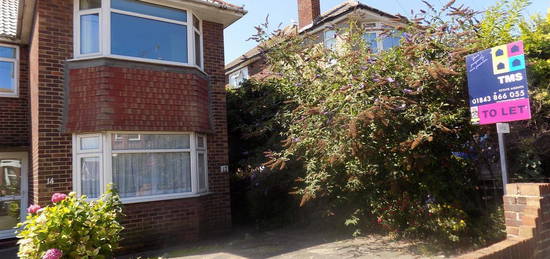 Maisonette to rent in West Cliff Road, Broadstairs CT10