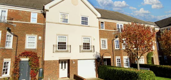 Town house to rent in Cleeve Court, Kings Hill, West Malling ME19