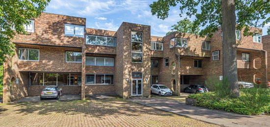 Flat for sale in Stroudwater Park, Weybridge KT13