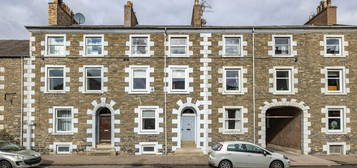 2 bedroom town house for sale