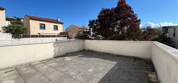 Appartement 5 pièces de 91 m² avec terrasse et garage - Clermont-Ferrand