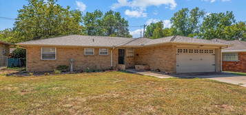 5153 Harvard Dr, Bartlesville, OK 74006