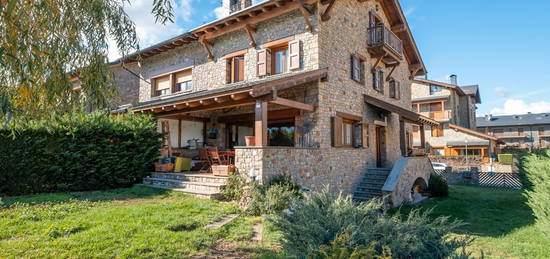 Casa adosada en venta en Ronda Pla de Talló, 27, Bellver de Cerdanya