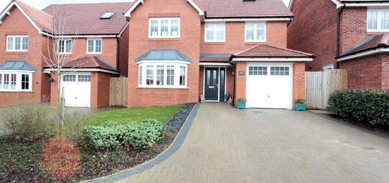 5 bedroom detached house