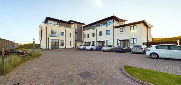 2 bedroom ground floor flat for sale