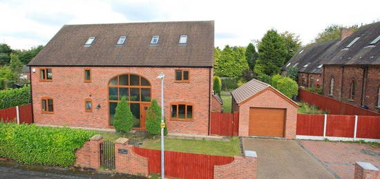 5 bed detached house to rent