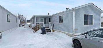 10806 98 Street, Clairmont, Alberta 