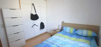 Funktional geschnittene 2 Zimmer Wohnung mit getrennter Küche und Balkon