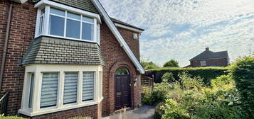 3 bed semi-detached house to rent