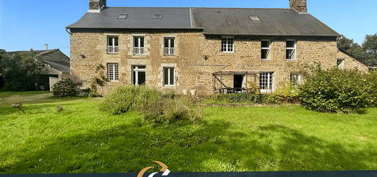 Jolie maison en Pierre Proche Sens de Bretagne, grande surface habitable de 250 m²,  Jardin 6400 m², 4 chambres, bureau, combles