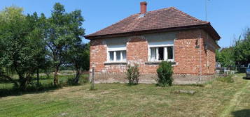 Eladó családi ház, Pákán 17.085 M Ft, 2 szobás