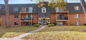 447 Cavalier Ct Apt 1-5, West Dundee, IL 60118