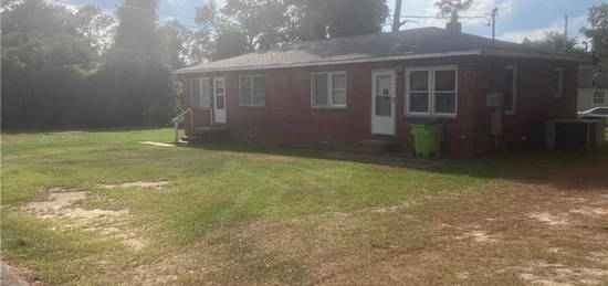 307 N Main St, Spring Lake, NC 28390