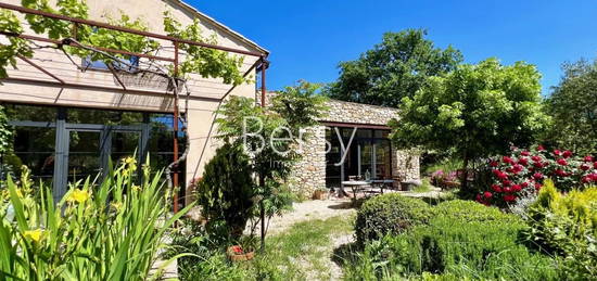 Villa  à vendre, 5 pièces, 3 chambres, 160 m²