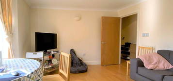 Flat to rent in Stag Court, Leslie Road, East Finchley, London N2