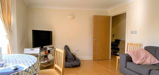 Flat to rent in Stag Court, Leslie Road, East Finchley, London N2