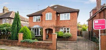 5 bedroom detached house for sale