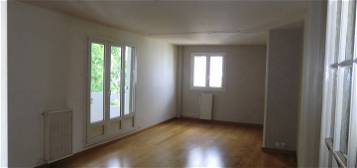 Appartement  à louer, 3 pièces, 2 chambres, 80 m²